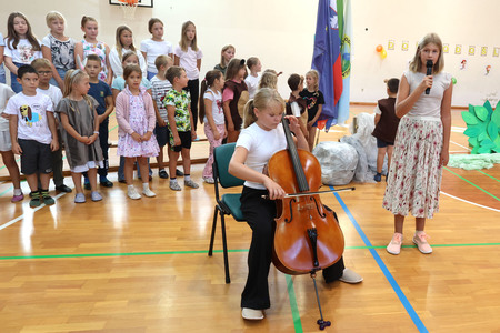 PRVI ŠOLSKI DAN GRAHOVO 04 FOTO LJUBO VUKELIČ